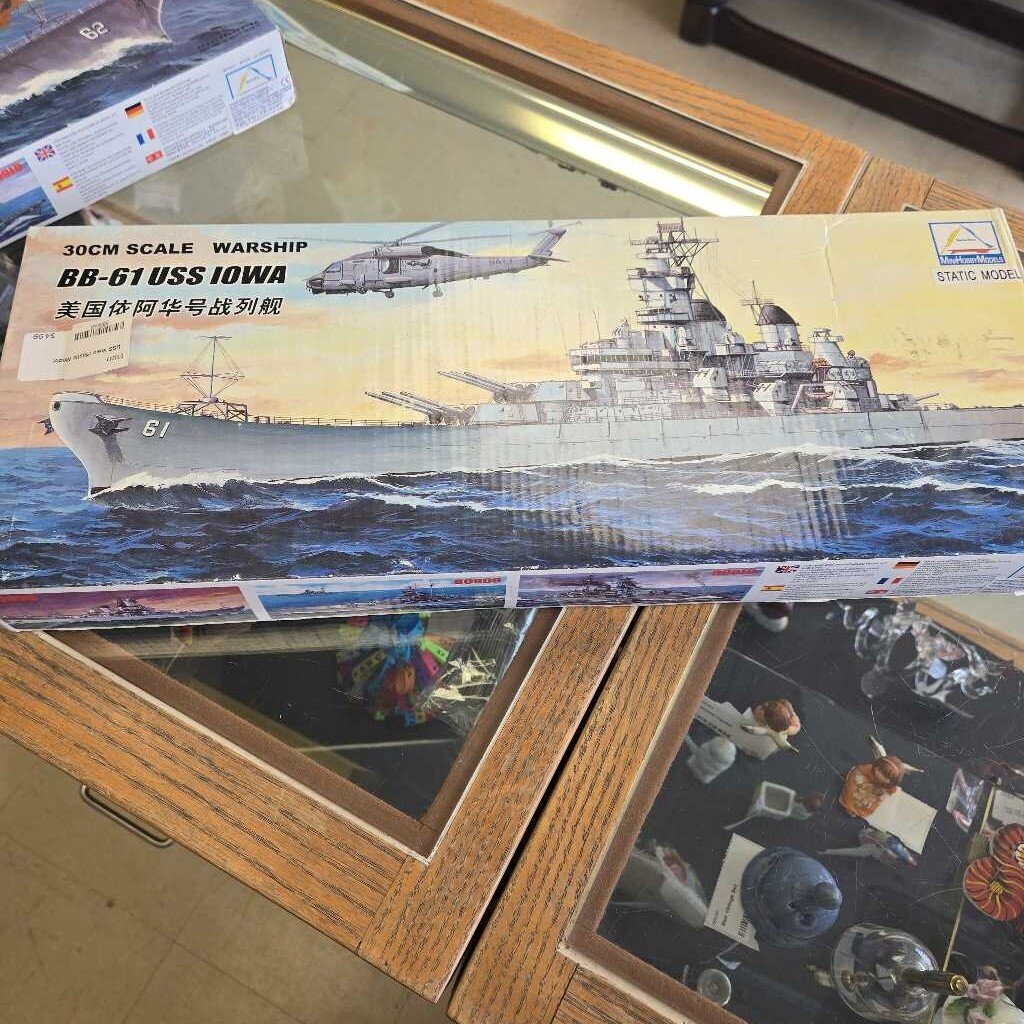 USS Iowa Plastic Model