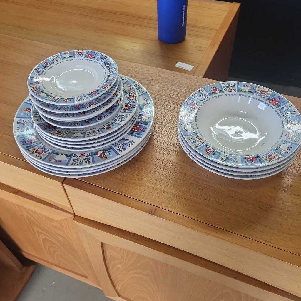 17 Piece TopCerum Plates/Bowls