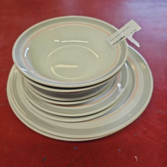 8 Piece Plate And Bowl Set