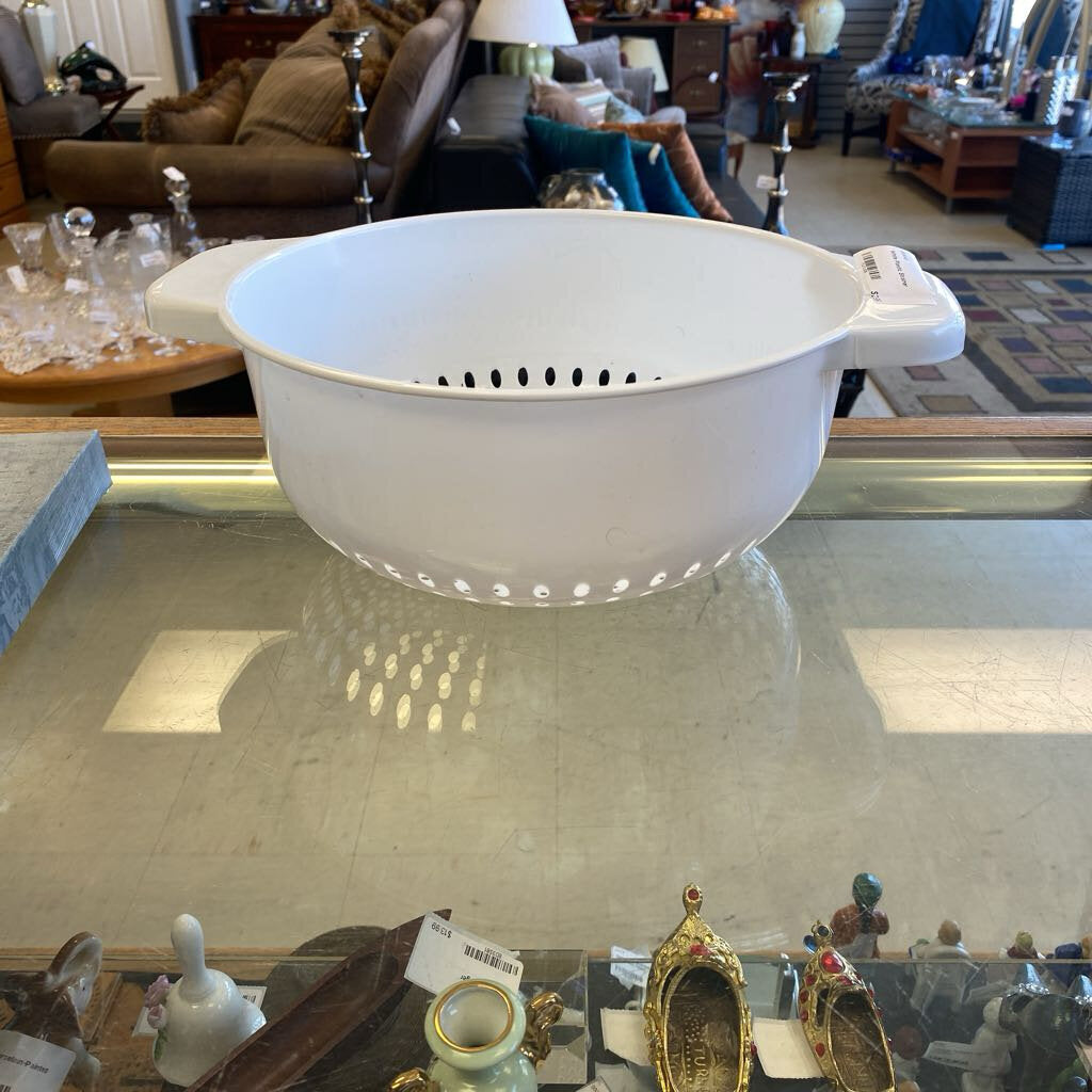 White Plastic Strainer