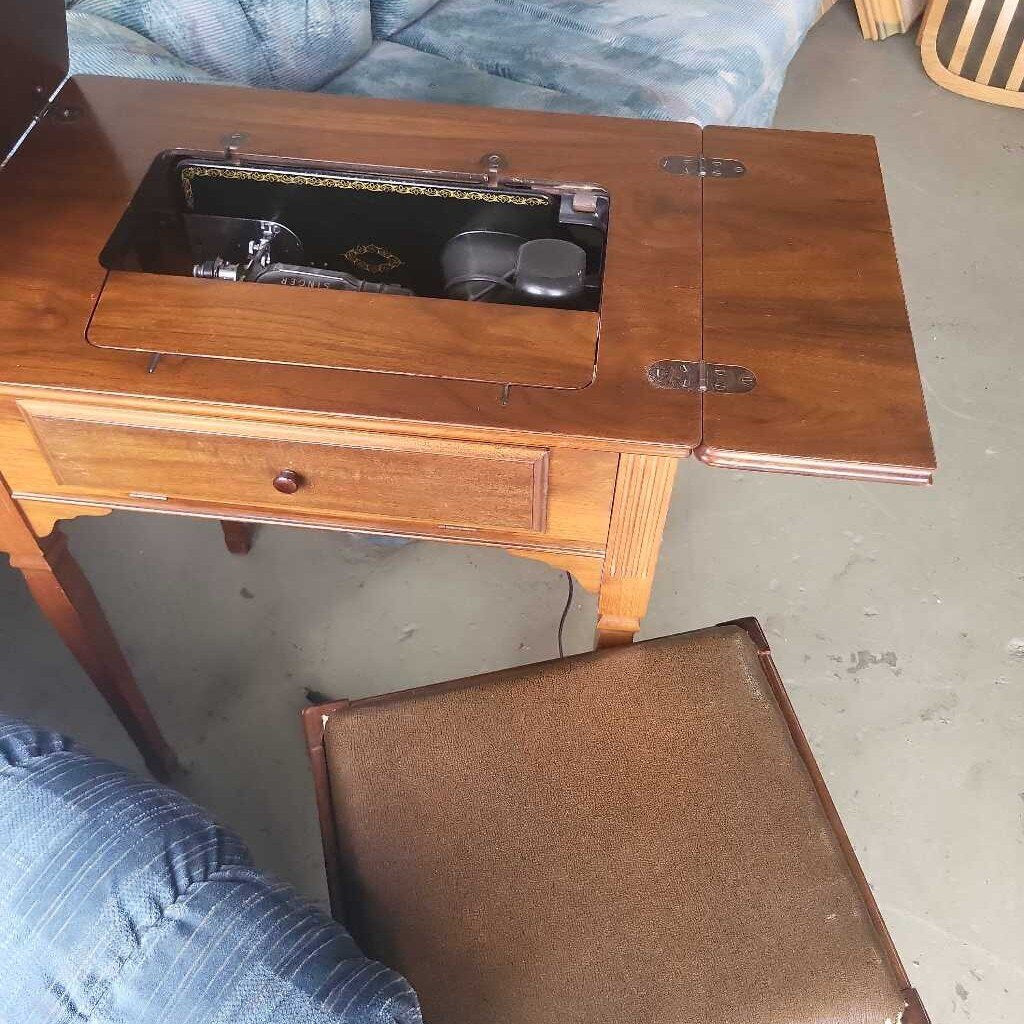 Singer Sewing Machine with stool