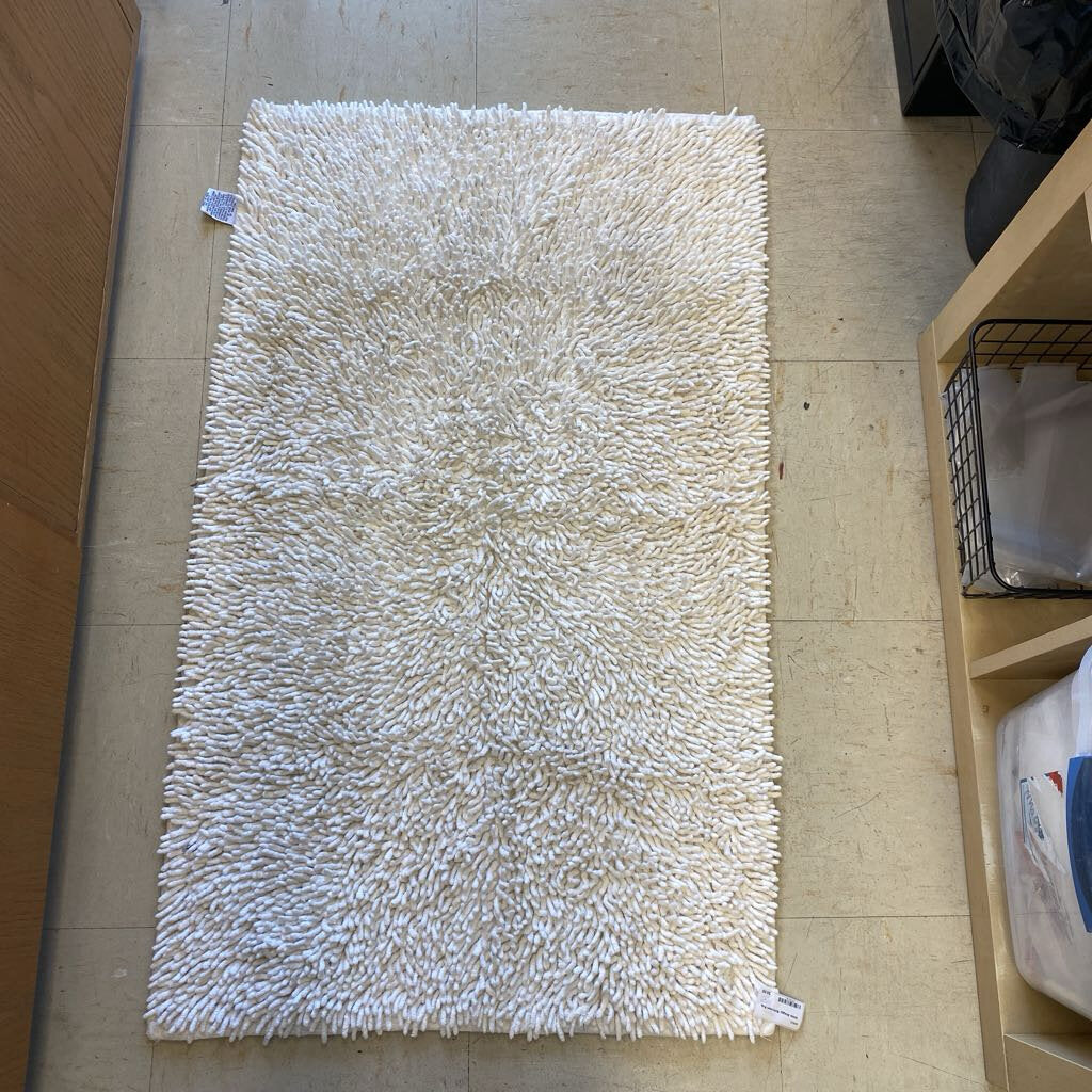 Green & White Bathroom Rug