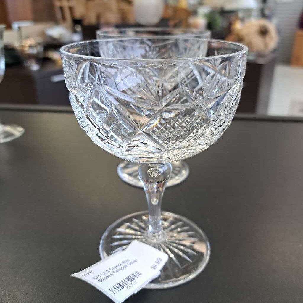 Set Of 2 Crystal Wine Glasses Pineapple Design