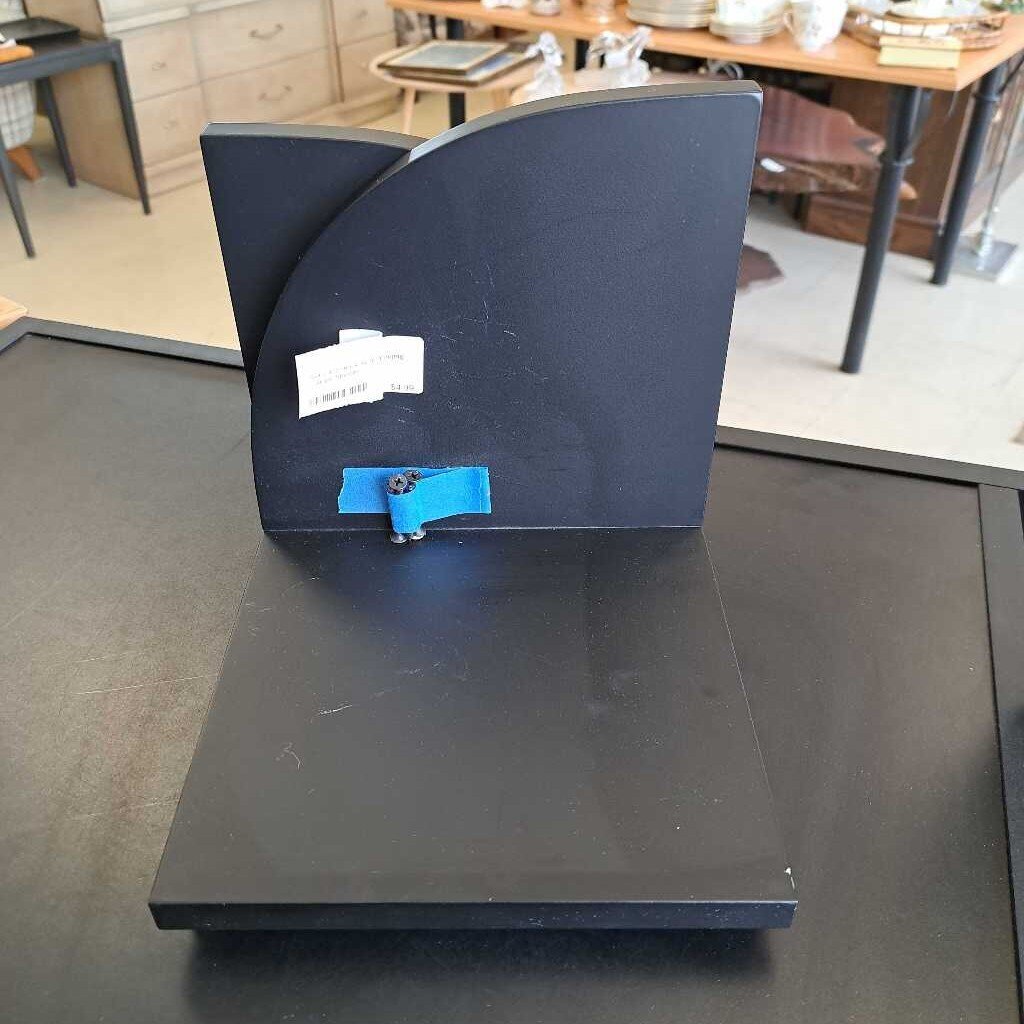 Set Of 2 Black Wall Hanging Corner Shelves