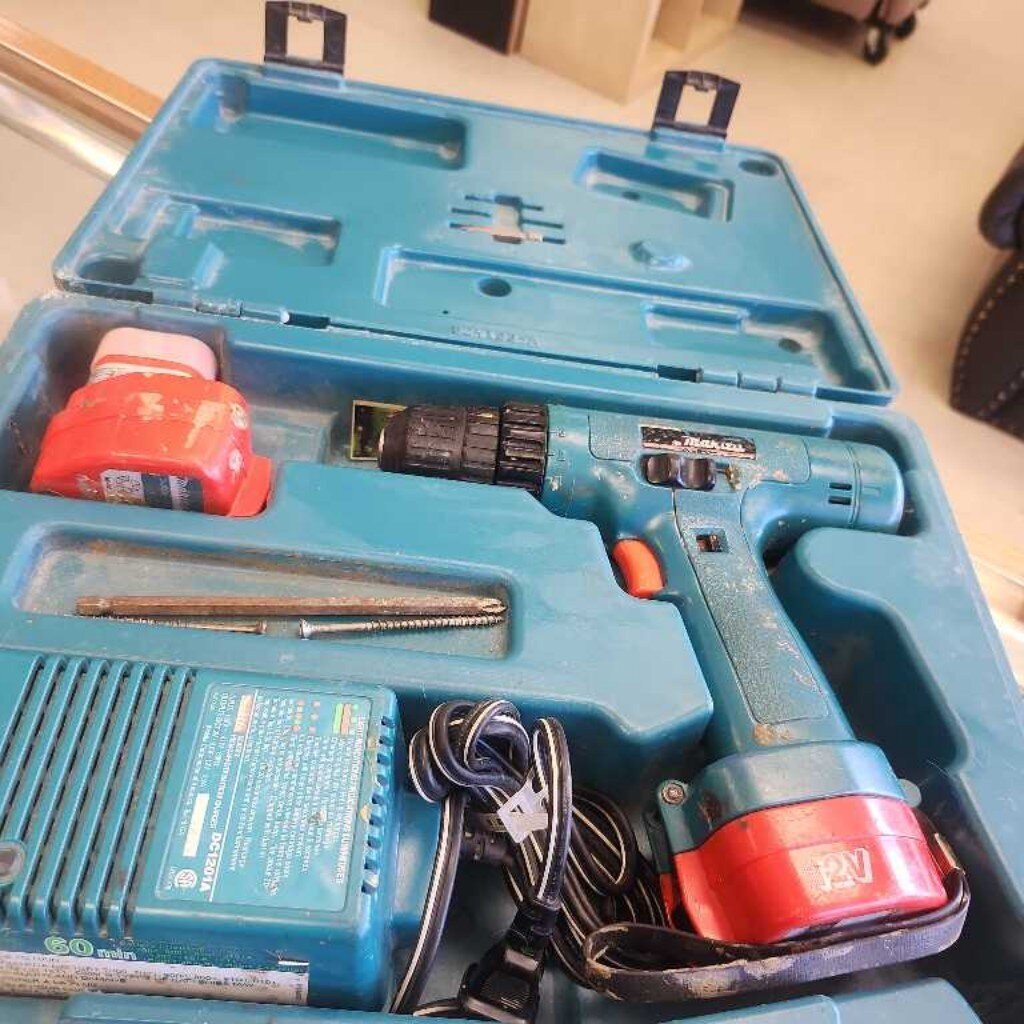 Makita 12v Cordless Drill-Not Tested