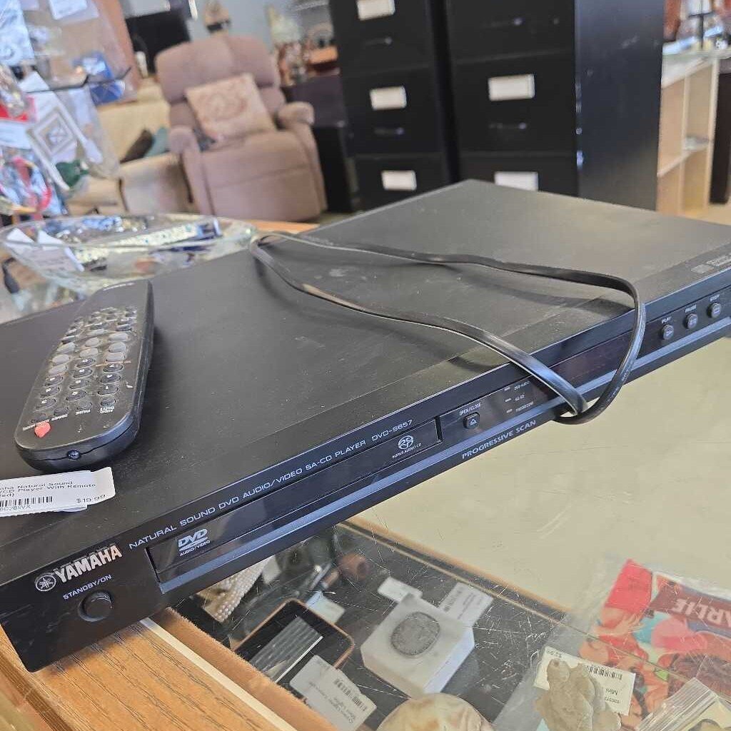 Yamaha Natural Sound DVD/CD Player With Remote (Tested)