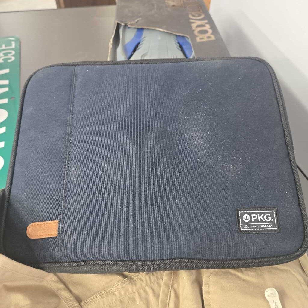 PKG laptop Sleeve