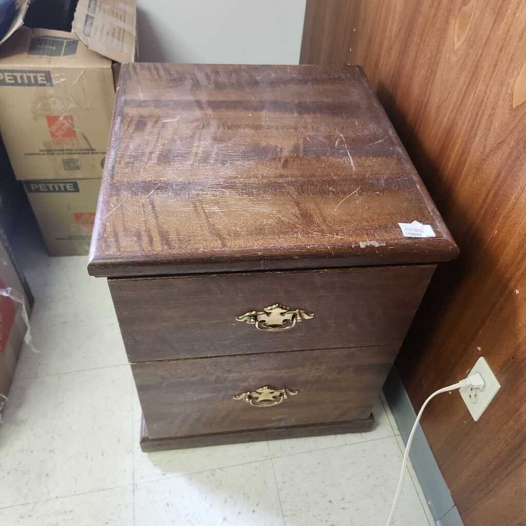 Vintage Hekman 2 Drawer Side Table