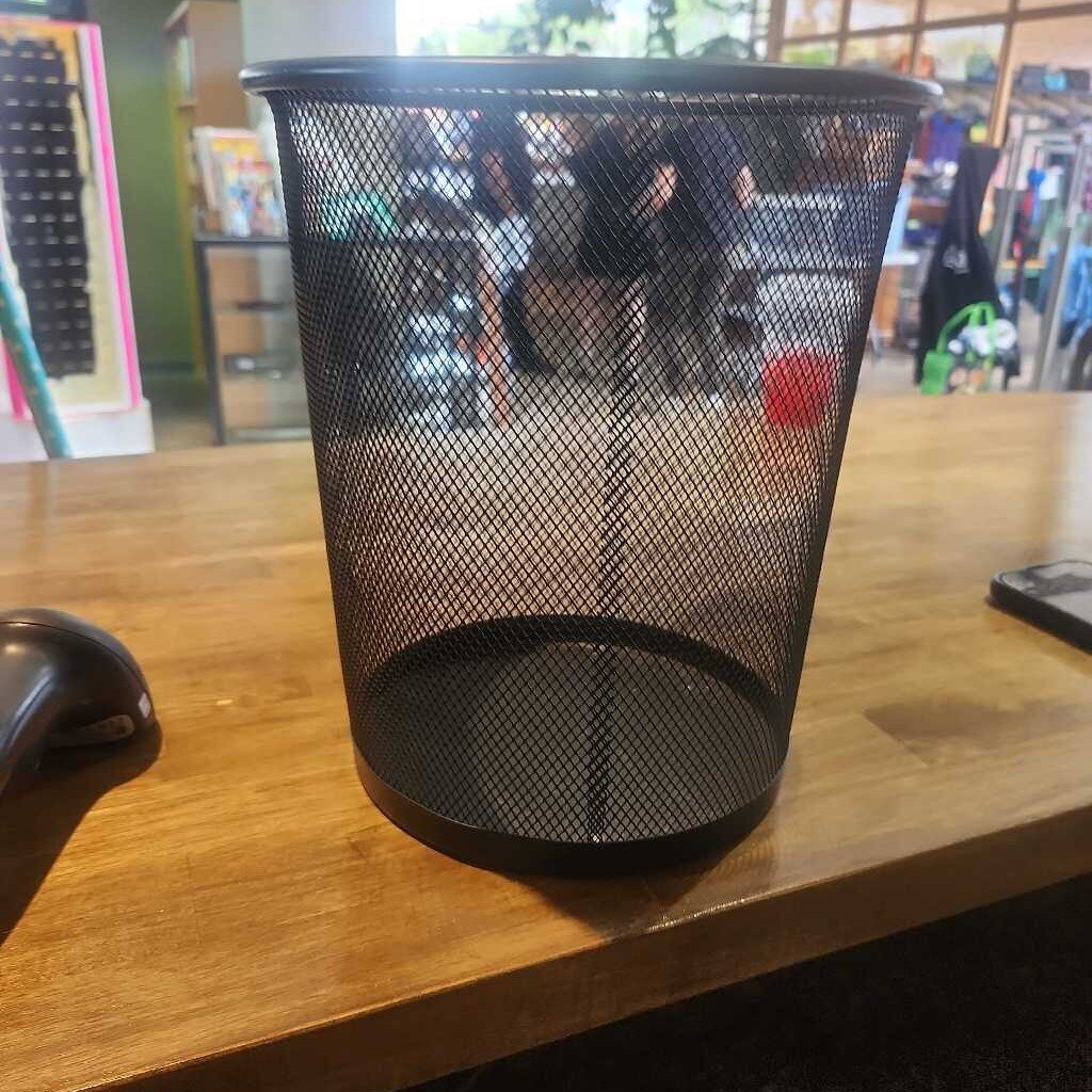 Black Mesh Garage Can