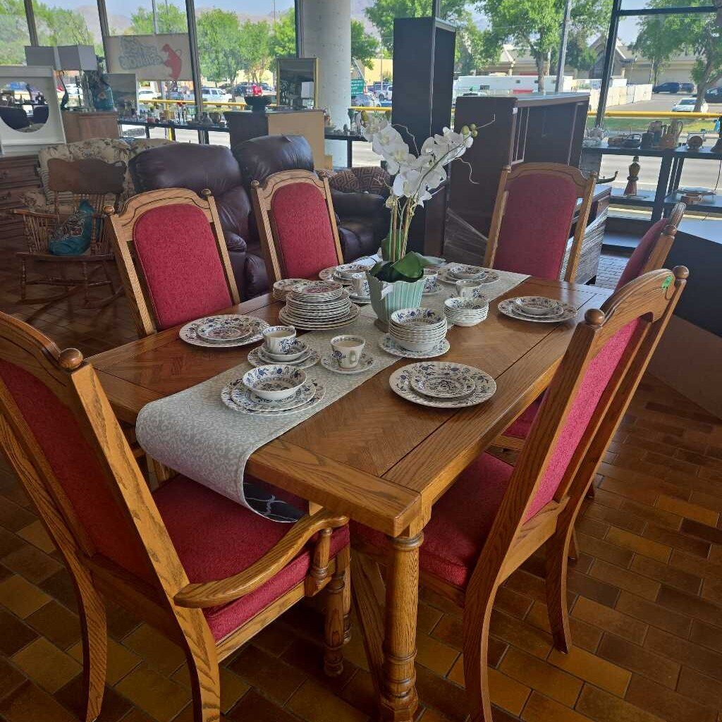 Table & 6 Chairs