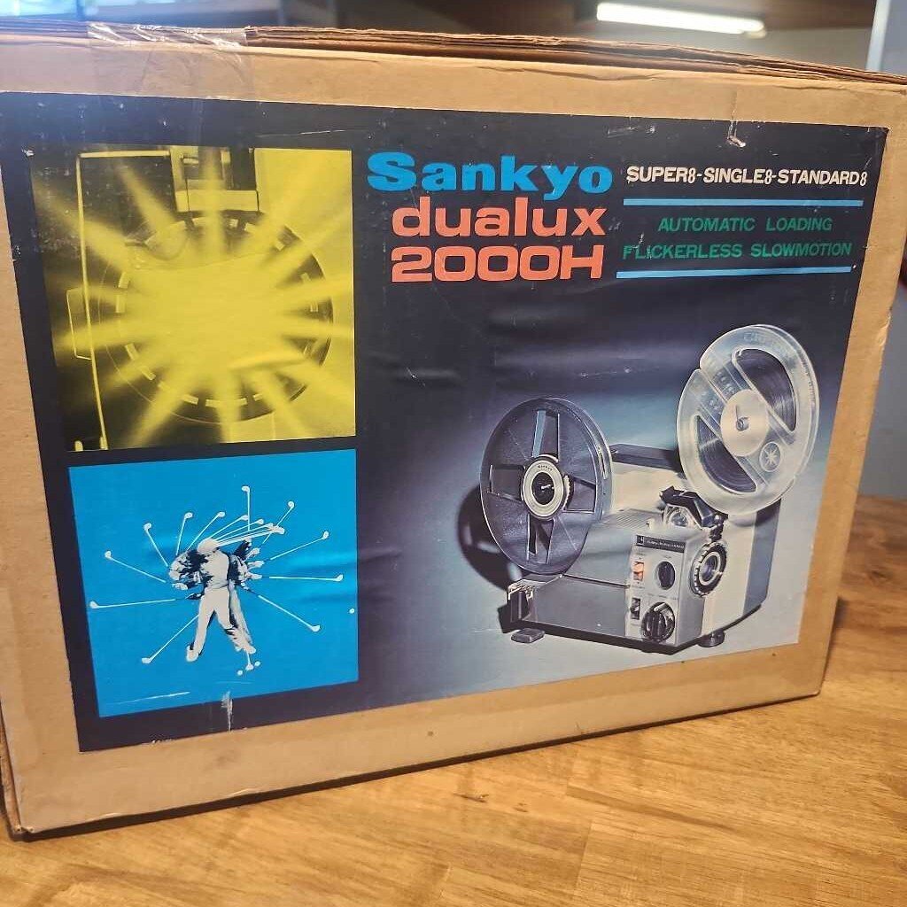 Sanyko Projector -Not Tested
