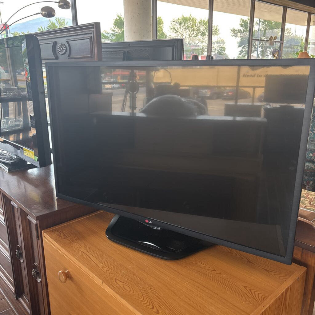 42 inch LG smart TV