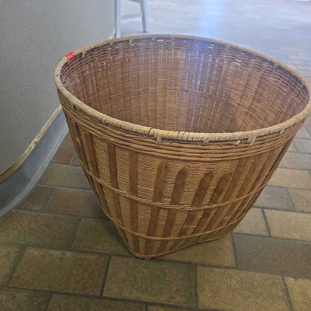 Large Round Wicker Plant Holder
