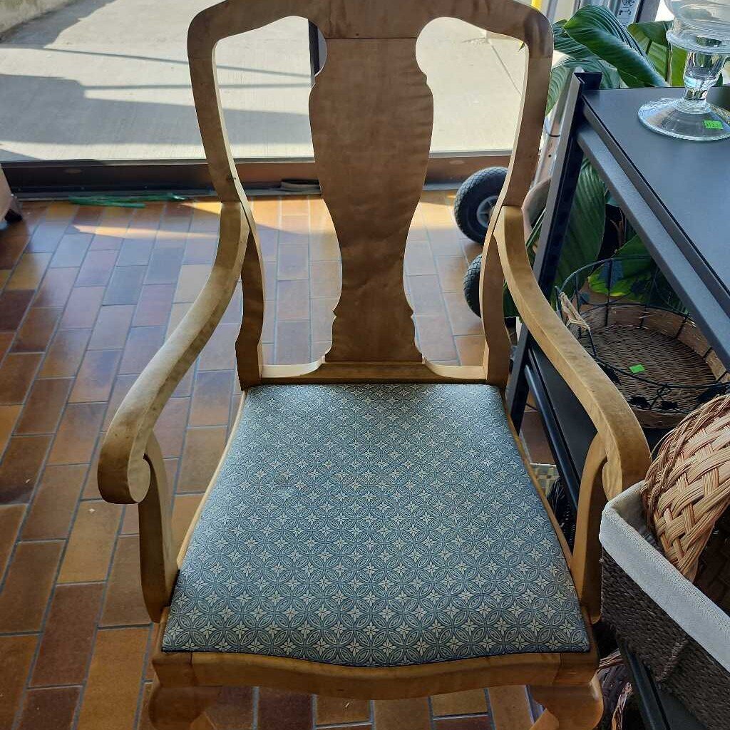 Light Colored Queen Armchair