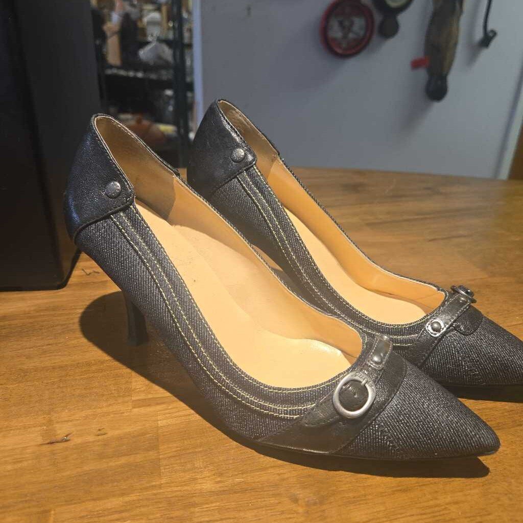 GUESS Heels