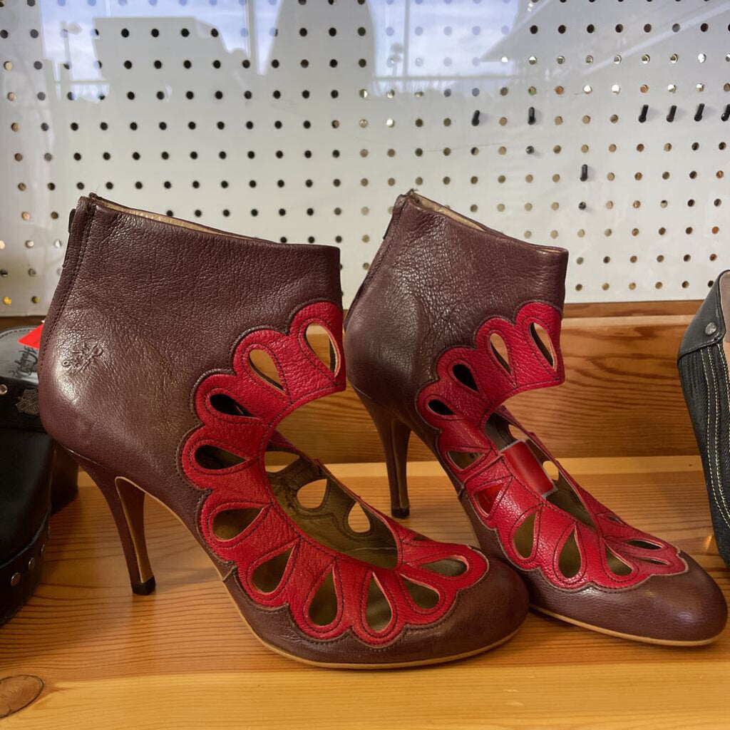 Chie Mihara leather bootie pumps