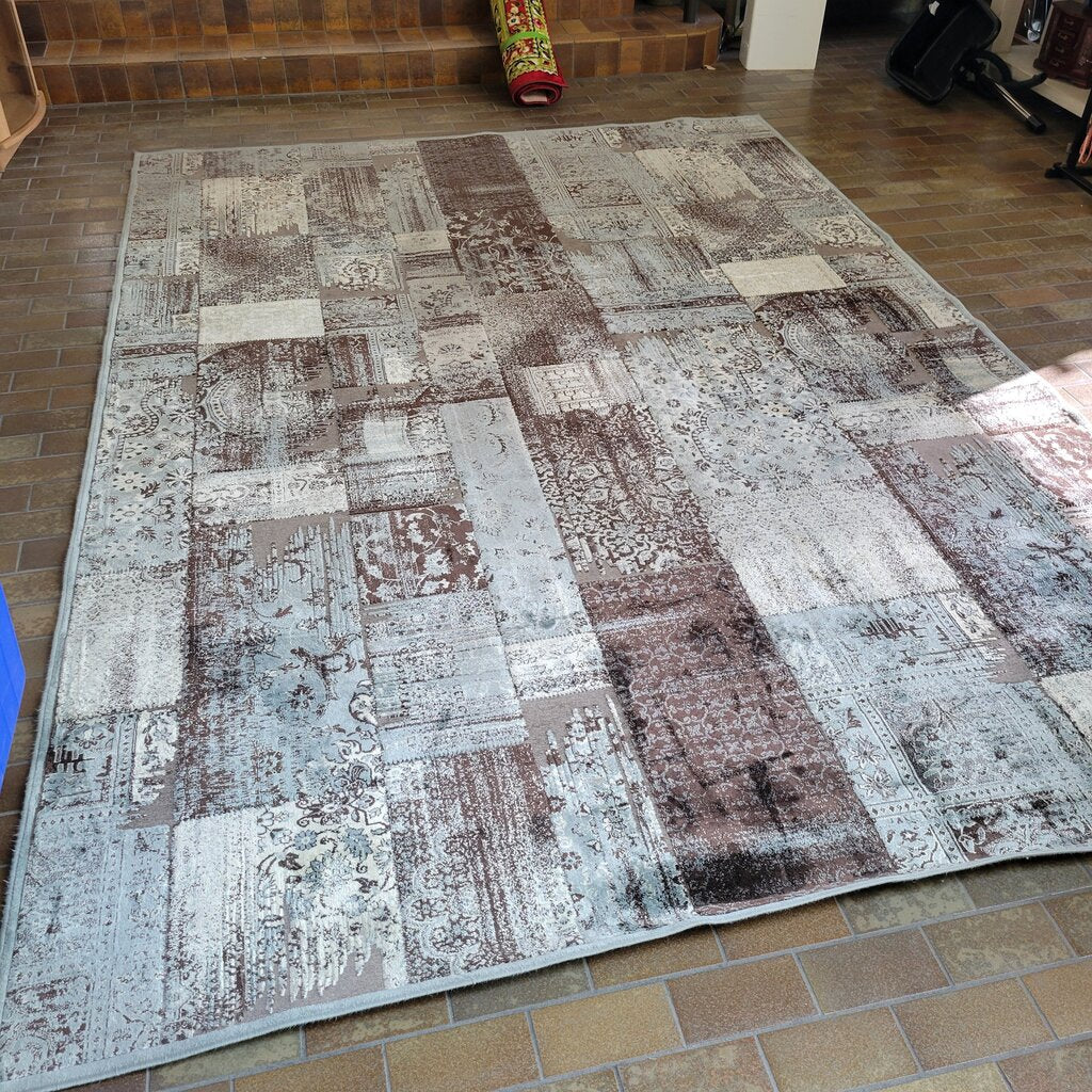 Large area rug 8x11
