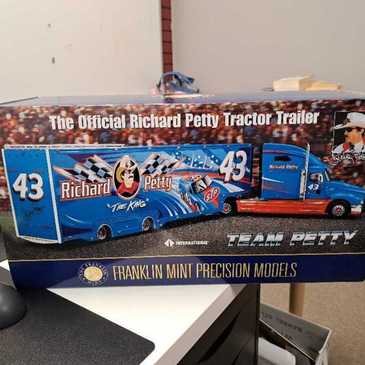 The Official Richard Petty Tractor Trailer Franklin Mint Precision Model