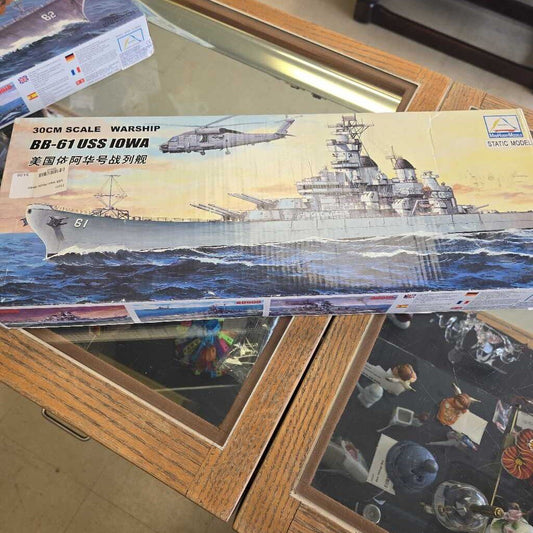USS Iowa Plastic Model