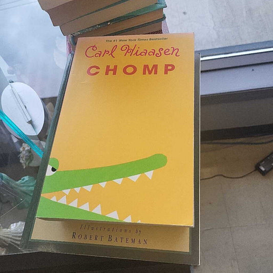 Chomp By Carl Hiaasen
