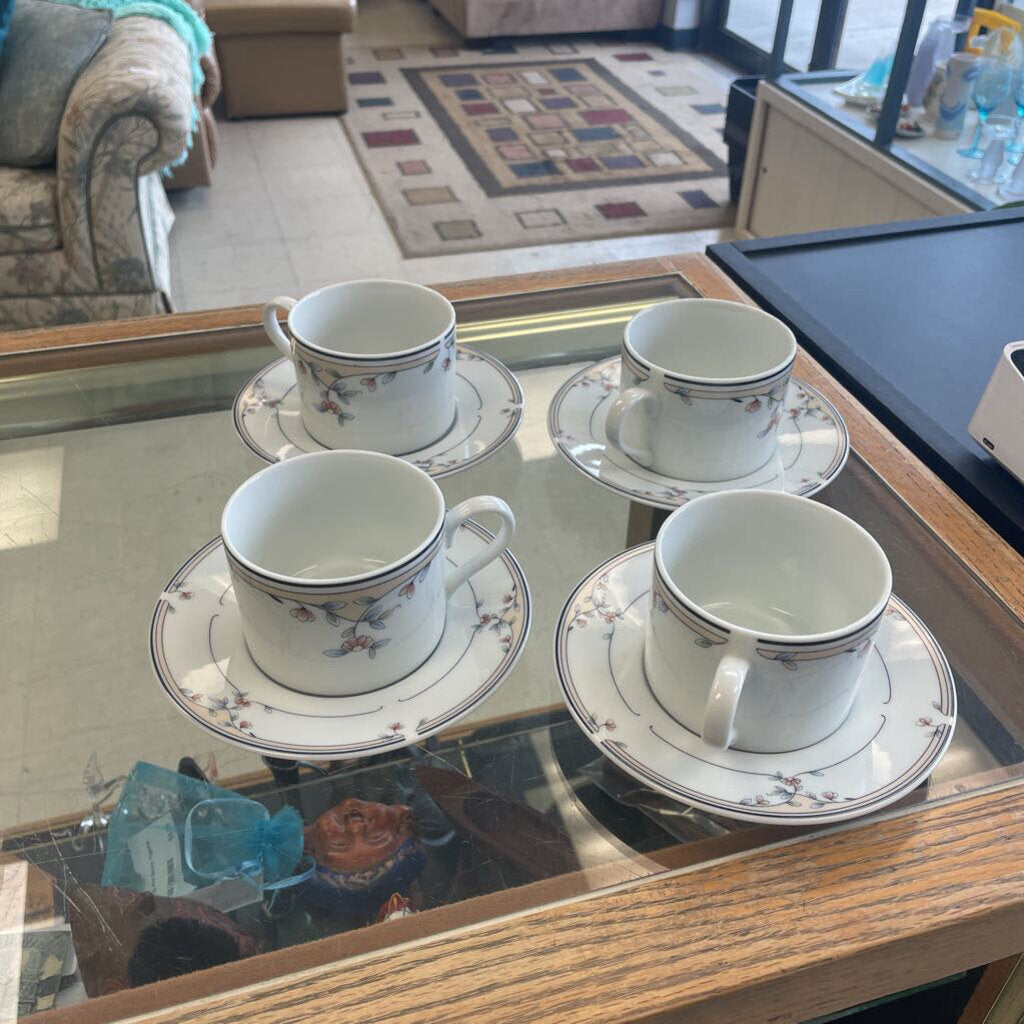 Floral Tea Cup and Saucer (Set of 4)