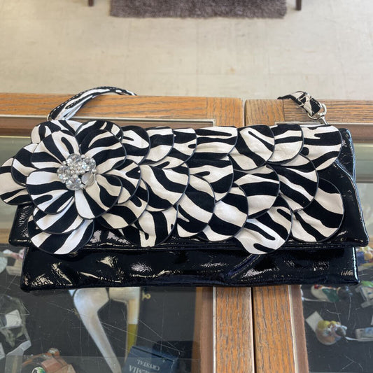 Hannel Black & White Clutch Purse