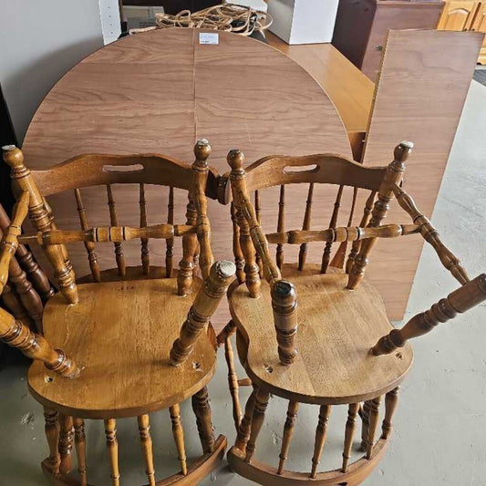 Round table - 4 chairs and leaf