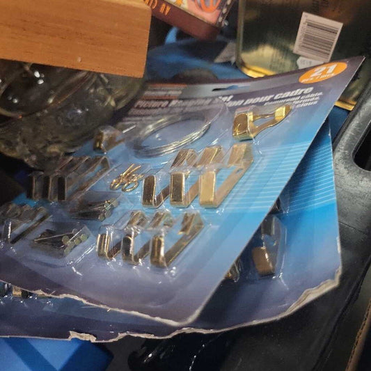 Picture Hanging Set