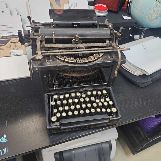 Vintage Typewriter -Needs TLC