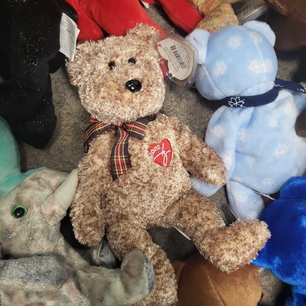 Ty Beanie Baby "2002 Signature Bear"