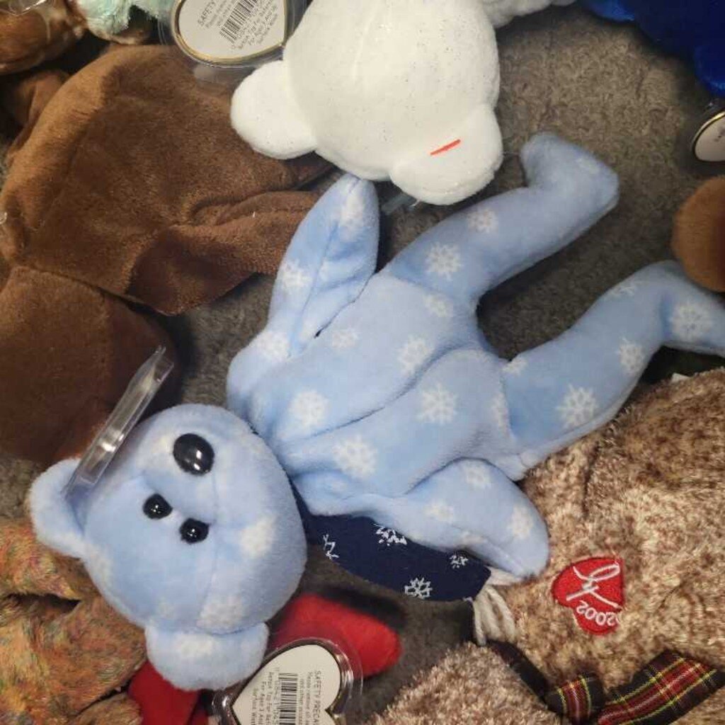 Ty Beanie Baby "1999 Holiday Teddy"