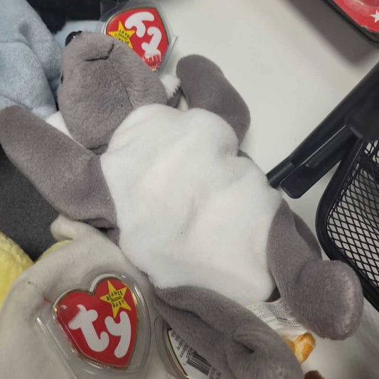 Ty Beanie Baby "Mel"