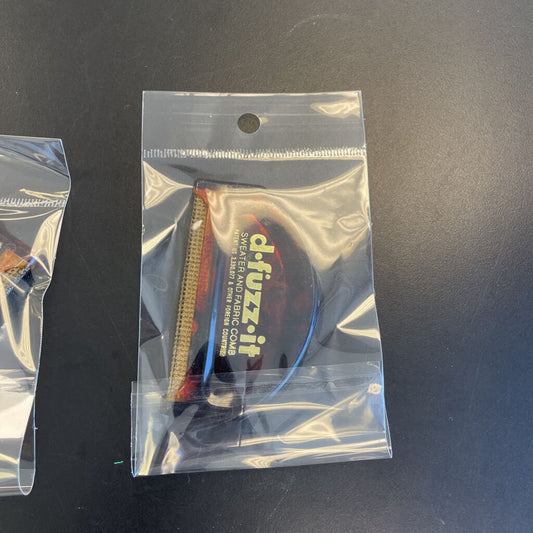 D. Fuzz . it, Sweater and Fabric Comb