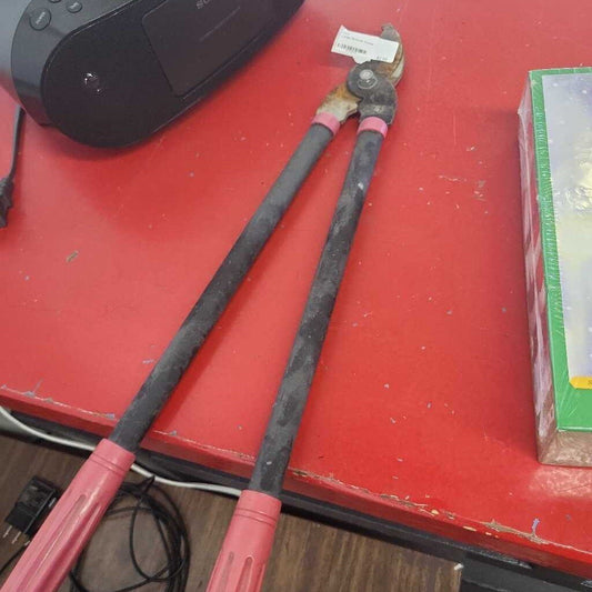 Large Branch Cutter
