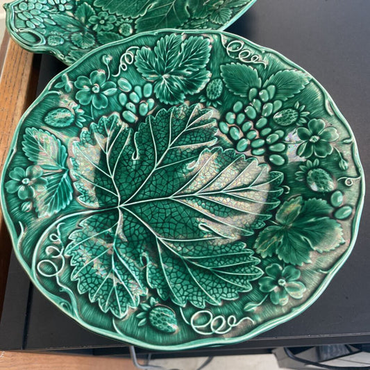 English Majolica Green Leaf Plate