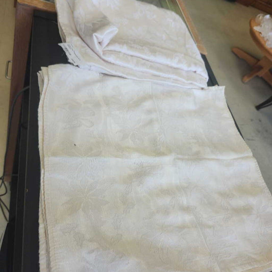 Ivory Color Tablecloth W 8 Napkins