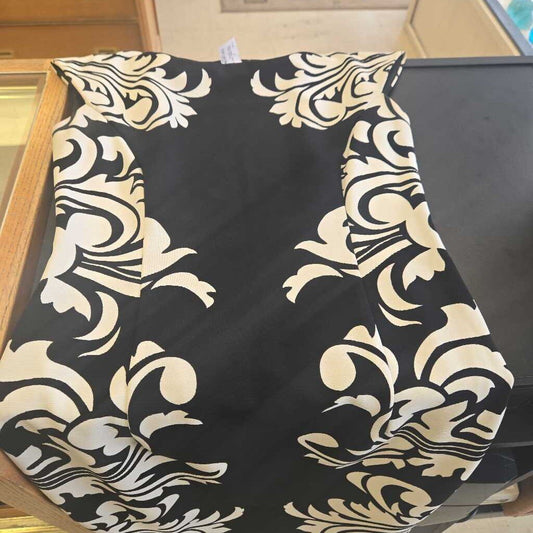 Cleo Petite Size 8 Black And White Dress