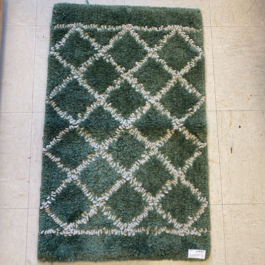 Green & White Bathroom Rug