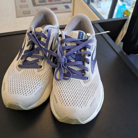 Brooks Ladies Light Grey Runners Size 9