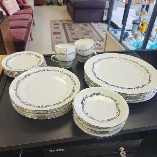 32 Piece Romance Bone China Set
