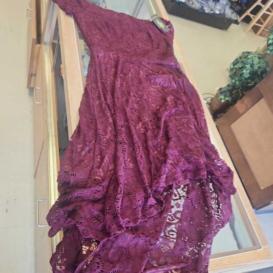 Medium Womens Burgundy Dress
