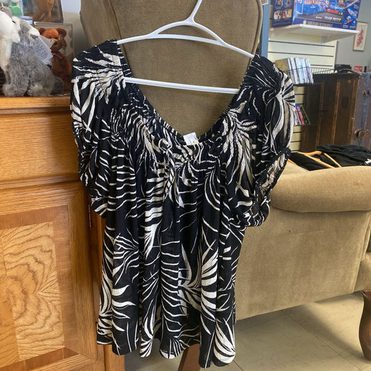 Torrid Black & White Shirt Size 2X