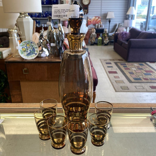 Vintage Amber Glass Decanter & 6 Shot Glasses With Gold Trim