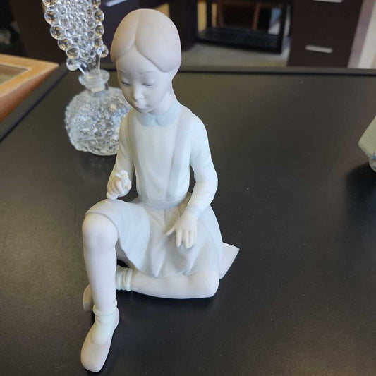 LLandro Girl With Flower Figurine
