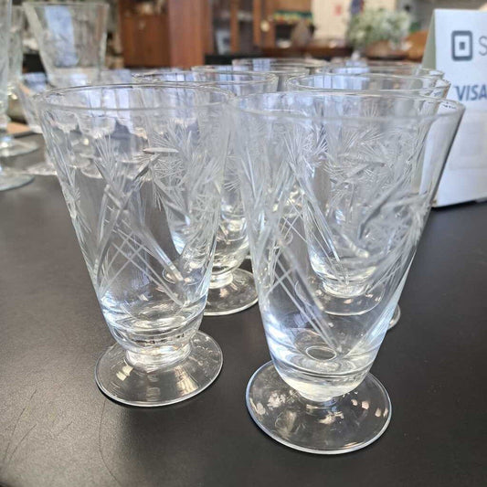 Set Of 8 Crystal Star Pinwheel Design Glasses