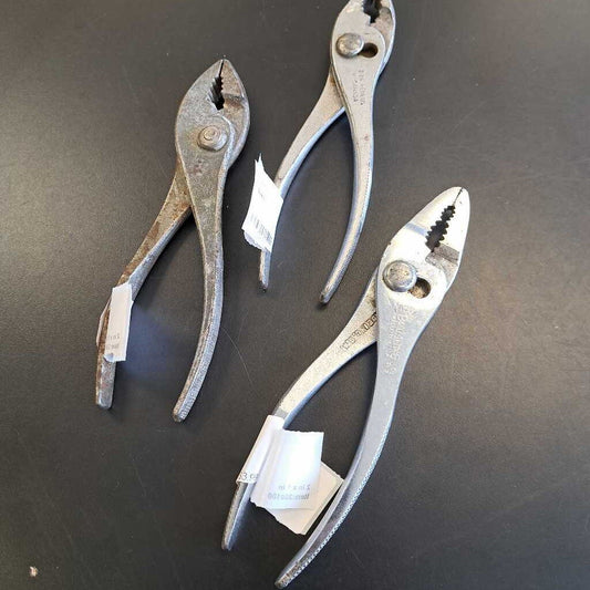 Pliers