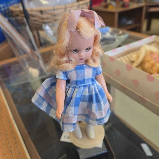 Nancy Ann Storybook Doll "Daffy Down Dilly"