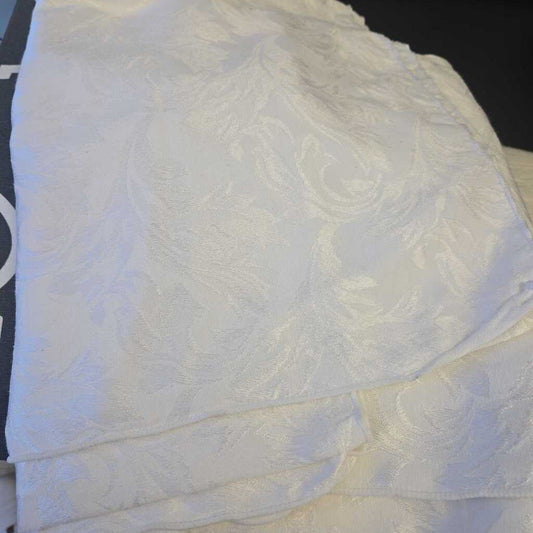 Whiter Lace Table Cloth