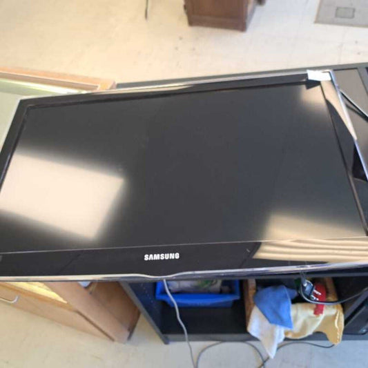 Samsung 31'' Flat Screen TV No Remote