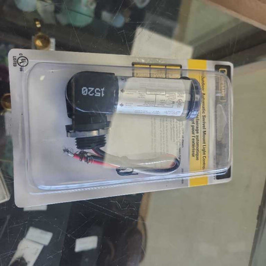 Outdoor Automatic Swivel Mount Light Control